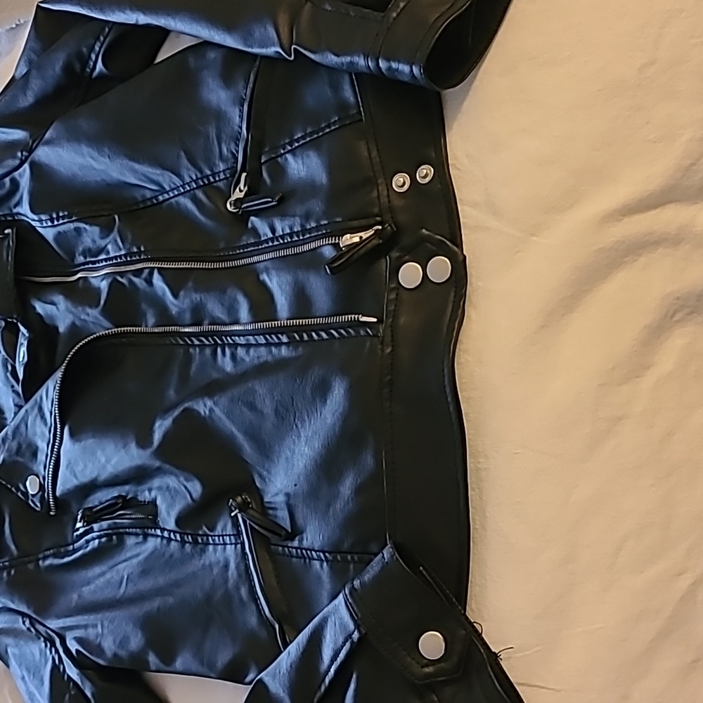 Black jacket - Picture 2 of 2